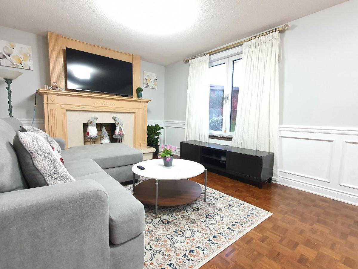 A Home Away โตรอนโต ภายนอก รูปภาพ