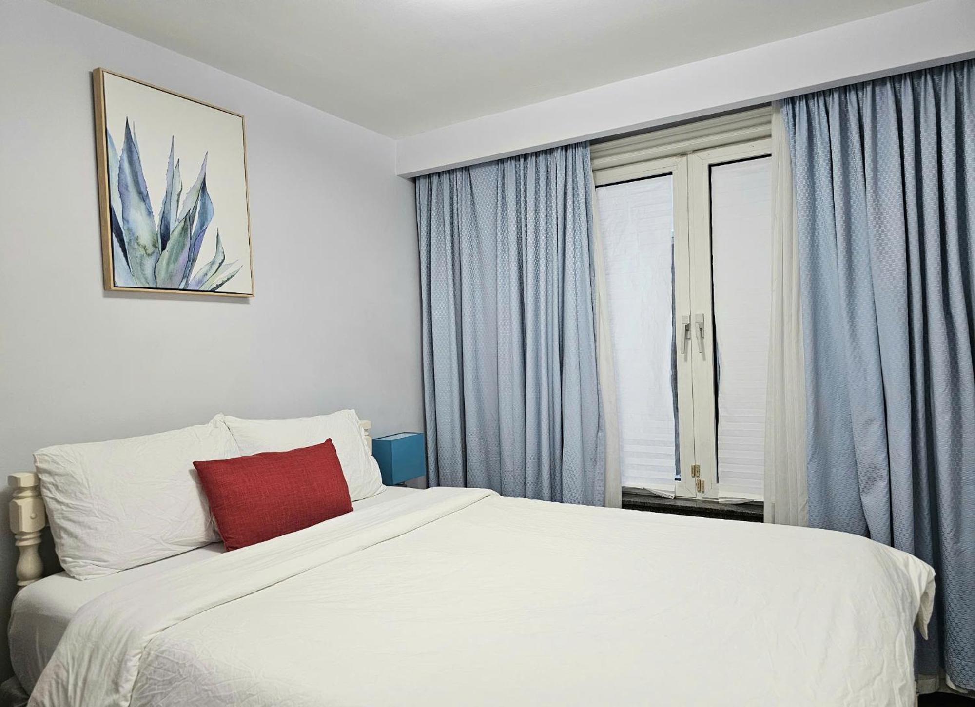 A Home Away โตรอนโต ภายนอก รูปภาพ