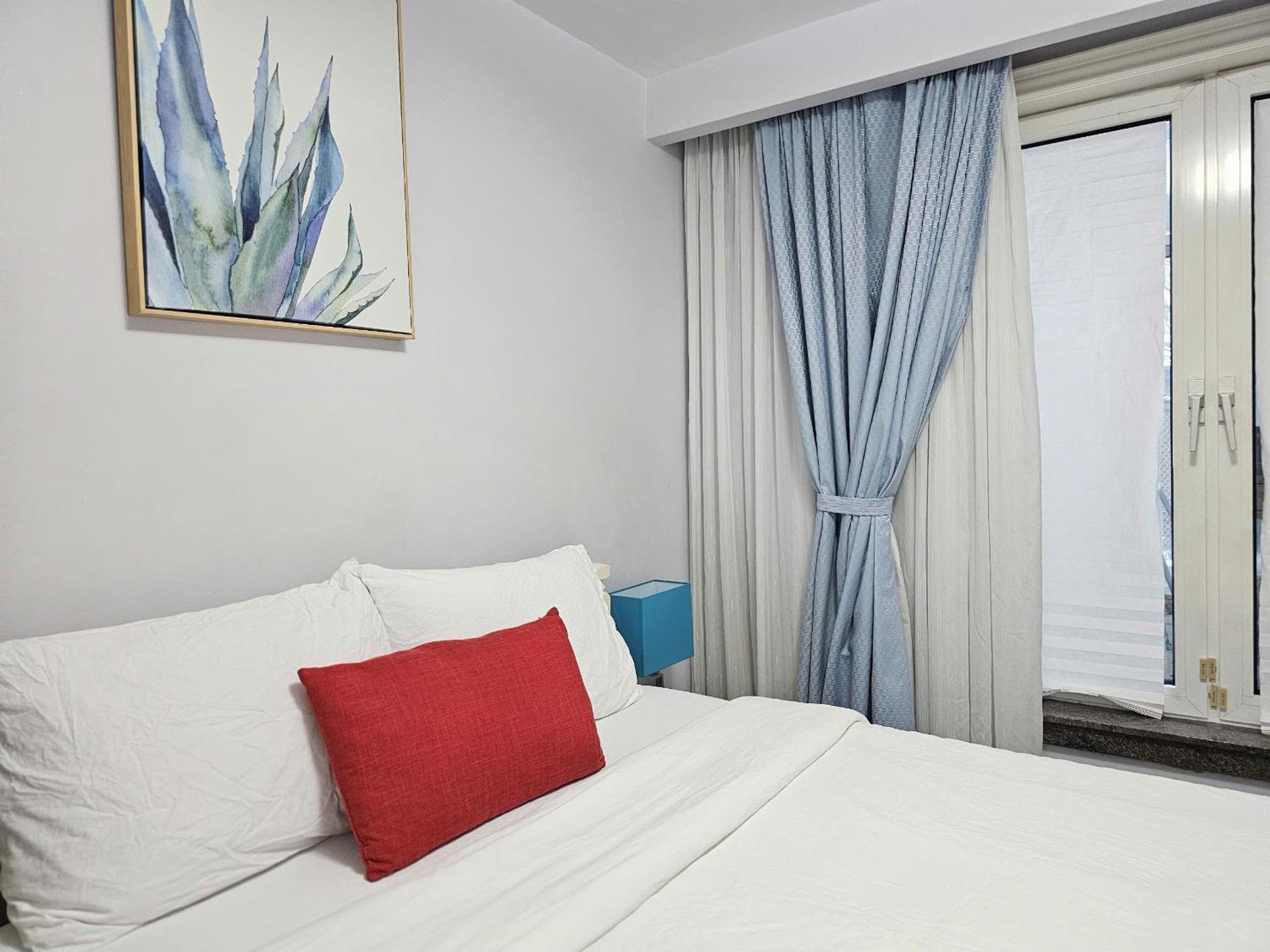 A Home Away โตรอนโต ภายนอก รูปภาพ